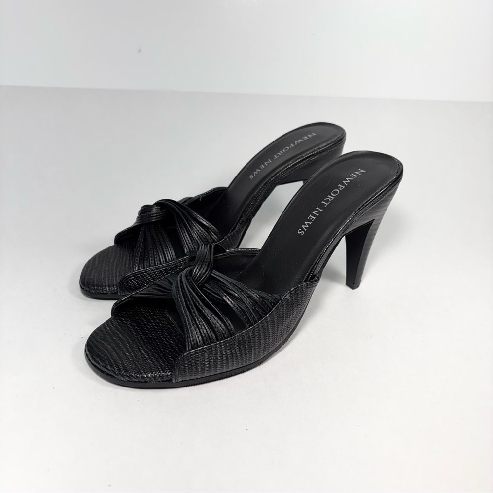 Newport News Elegant Black Heeled Mules Texured‎ faux leather
